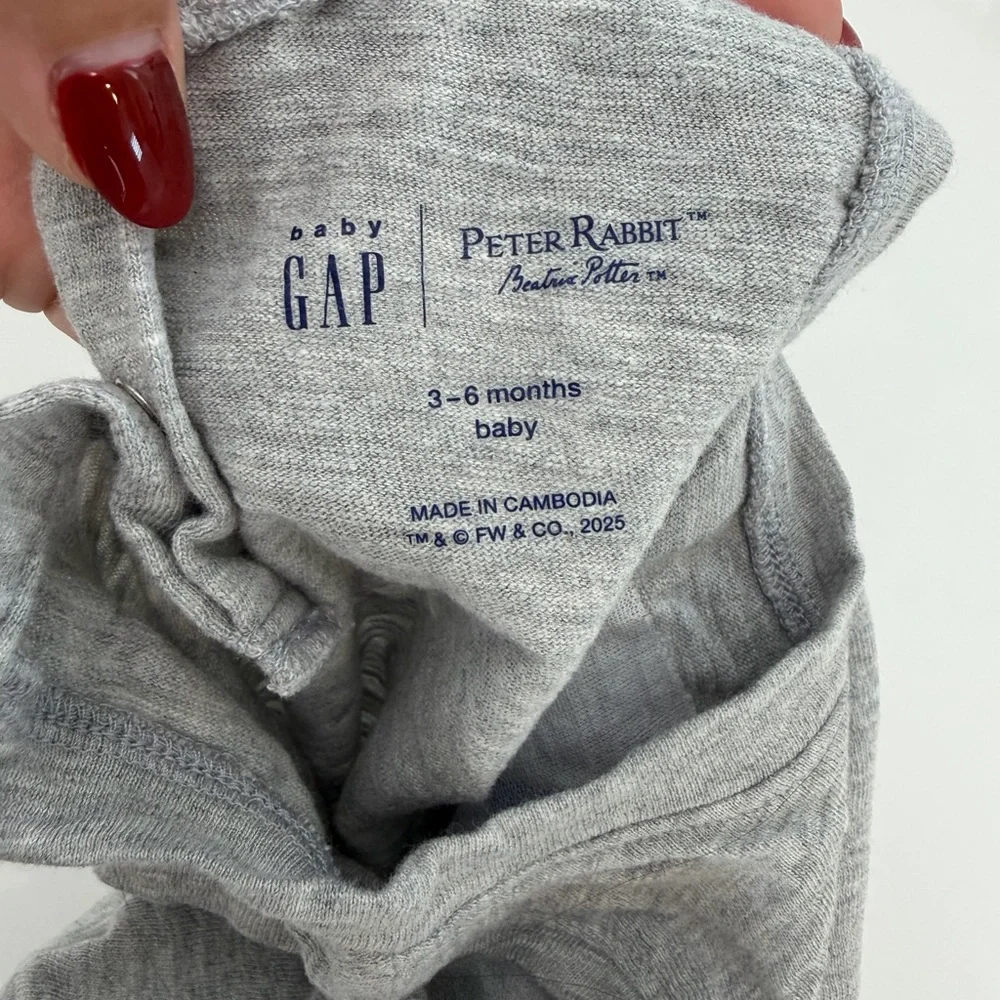 GAP x Peter Rabbit Romper - Picture 4 of 4